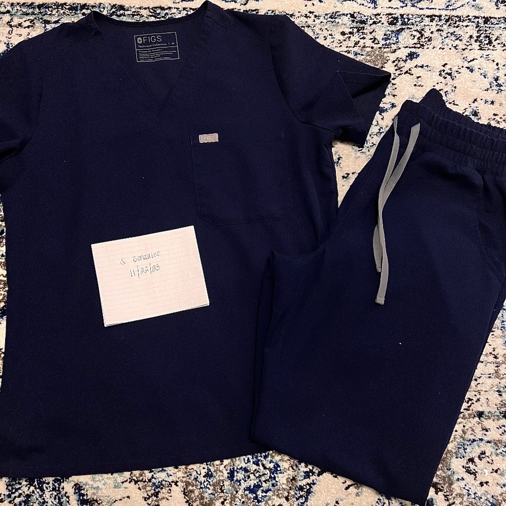 FIGS Medium Navy set/separates